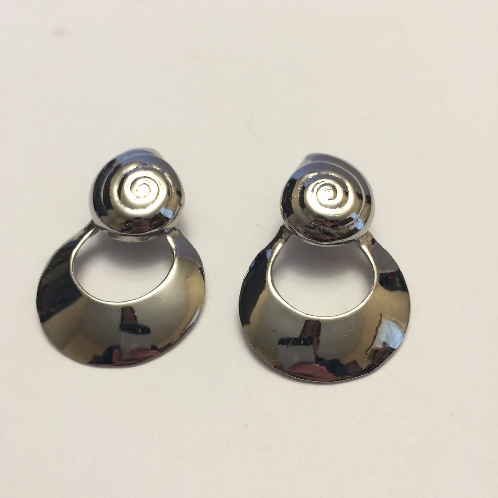 Gorgeous Vintage silver tone earrings - Picture 1 of 5